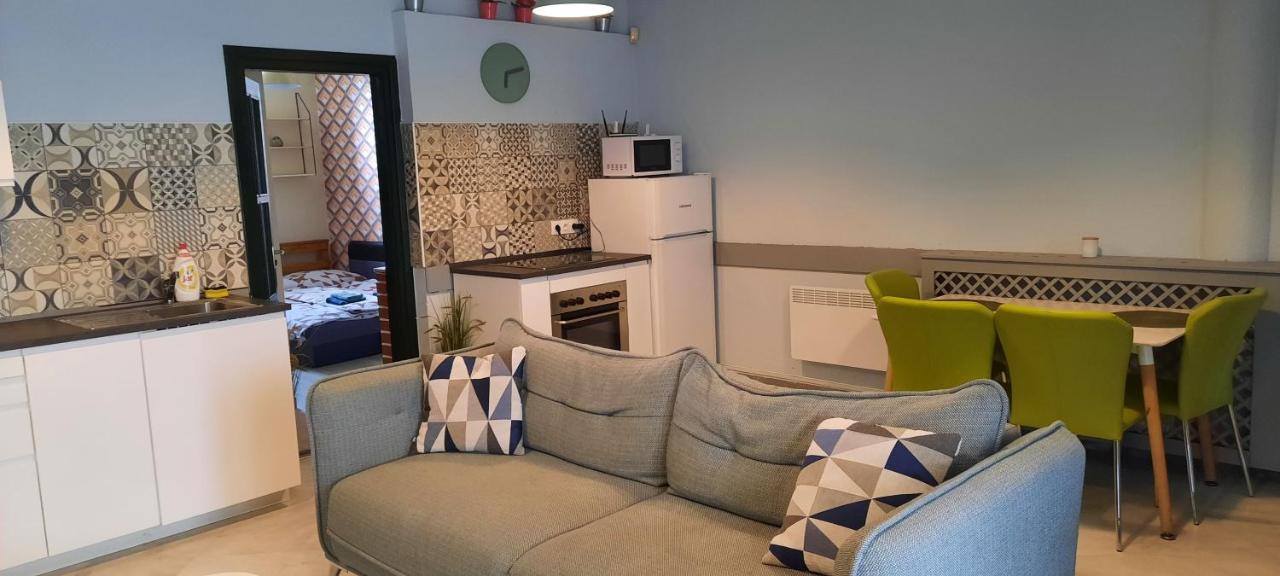 Csenge Apartman Keszthely Zewnętrze zdjęcie